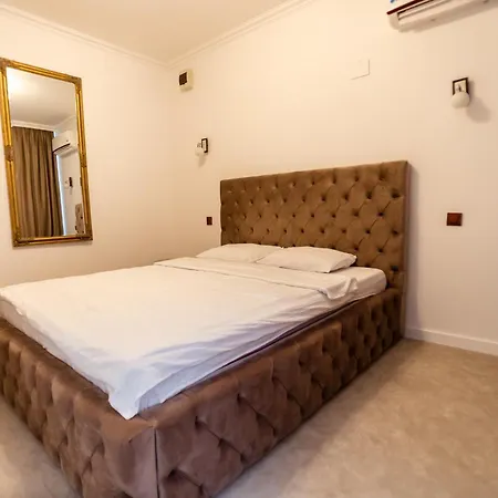 Jolie Boutique Corp B