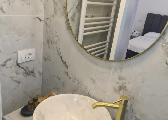 Jolie Boutique Corp B