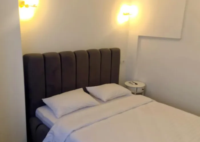 Jolie Boutique Corp B