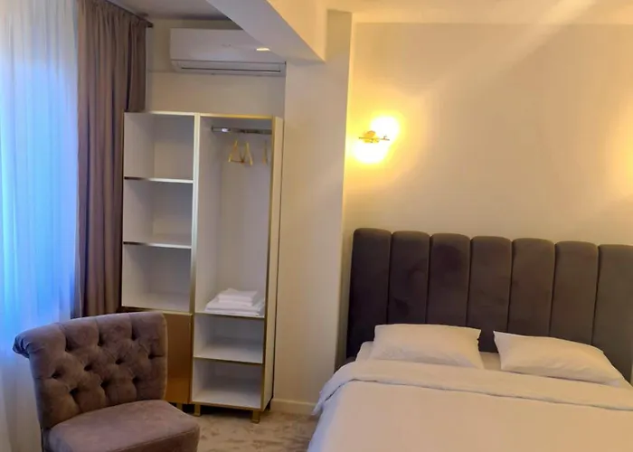 Jolie Boutique Corp B