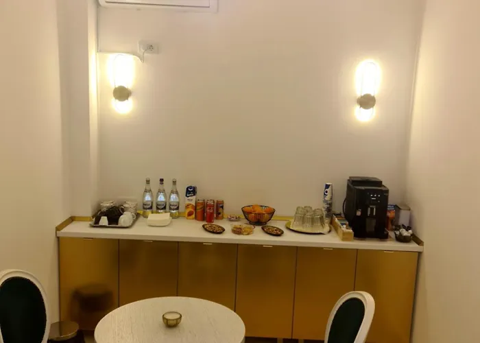 Jolie Boutique Corp B