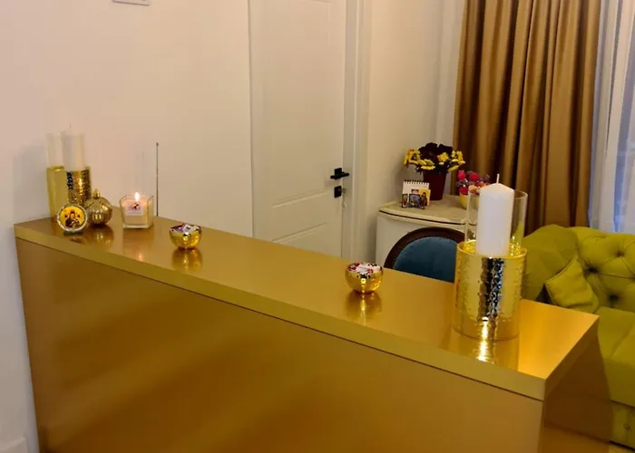 Jolie Boutique Corp B