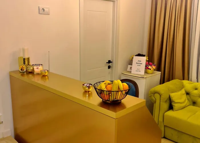 Jolie Boutique Corp B