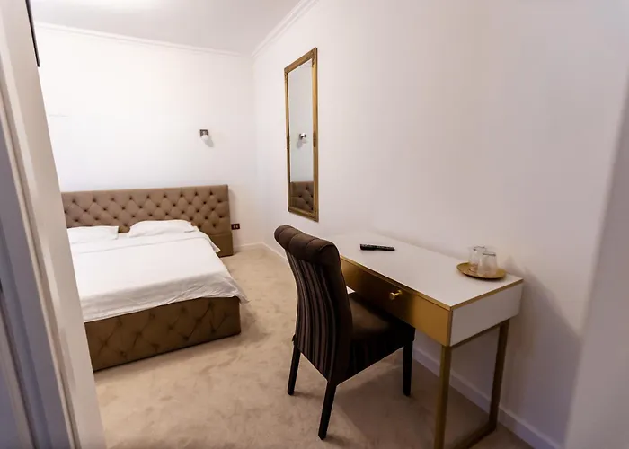 Jolie Boutique Corp B